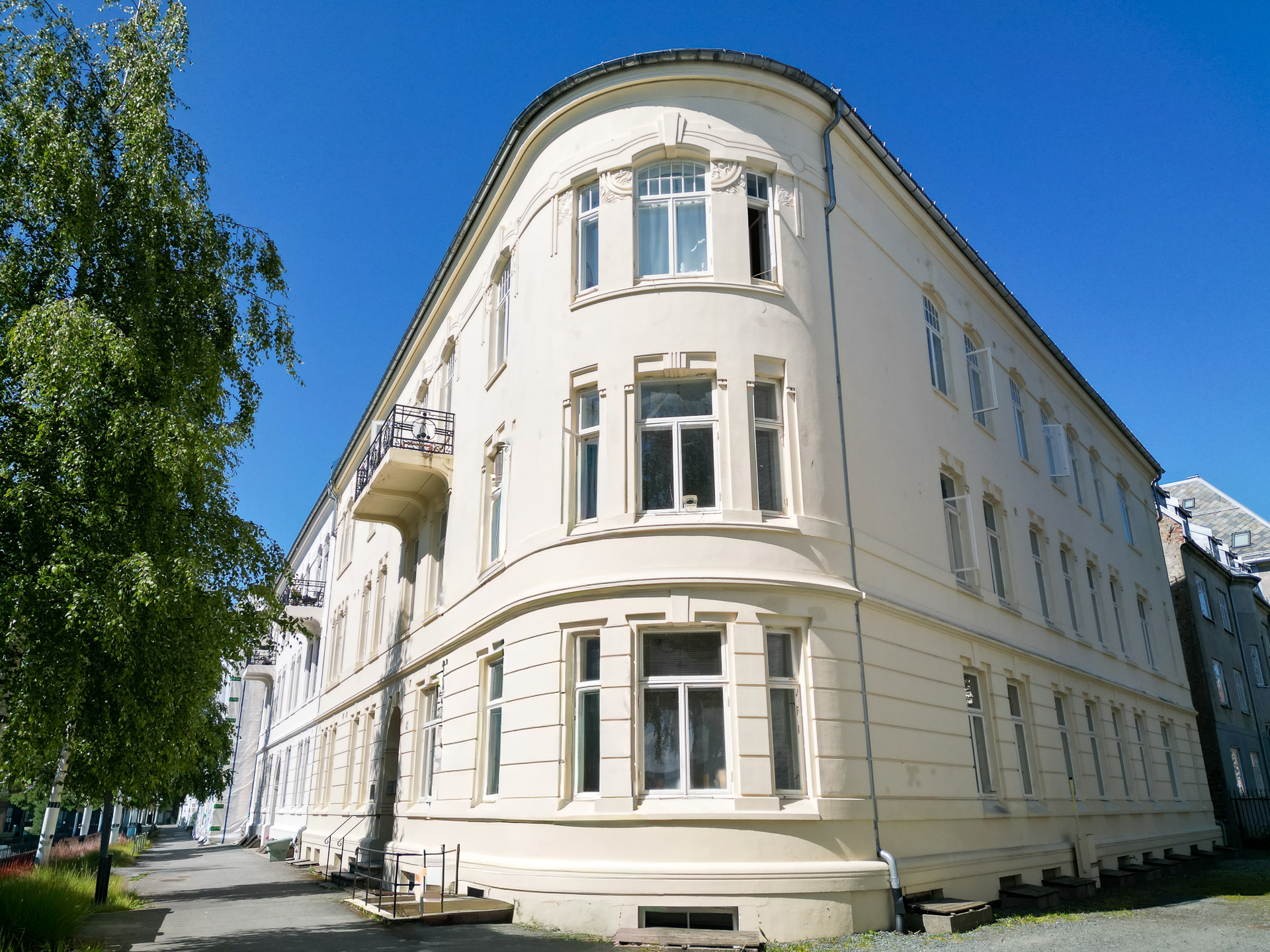 4 av 9: 