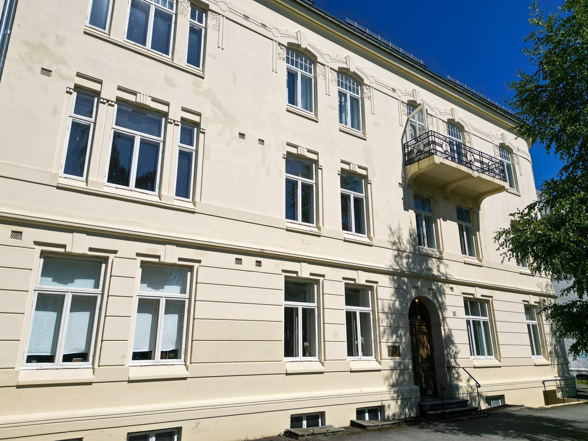 3 av 9: 